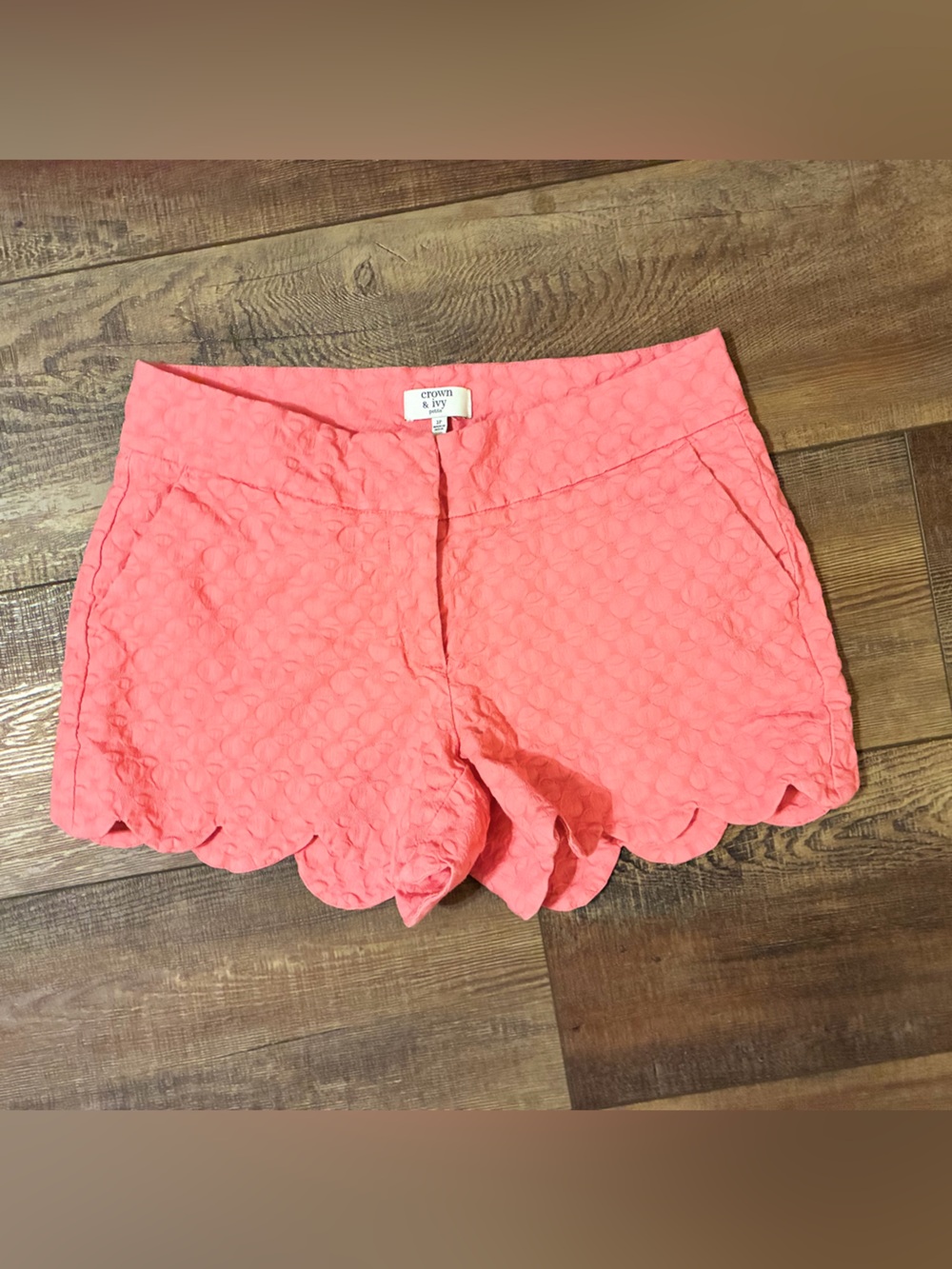 Crown & Ivy Hot Pink Scalloped Textured Shorts, 2 Petite - Picture 5 of 7